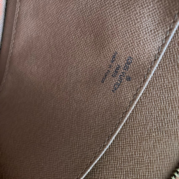 Auth Louis Vuitton Clutch - Picture 10 of 16